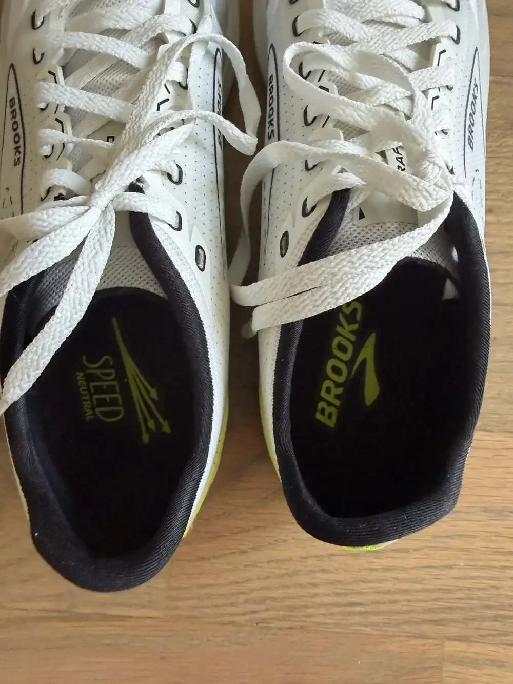 Brooks Draft XC Spikeless Cross Country Running Shoes White/Black/Nightlife